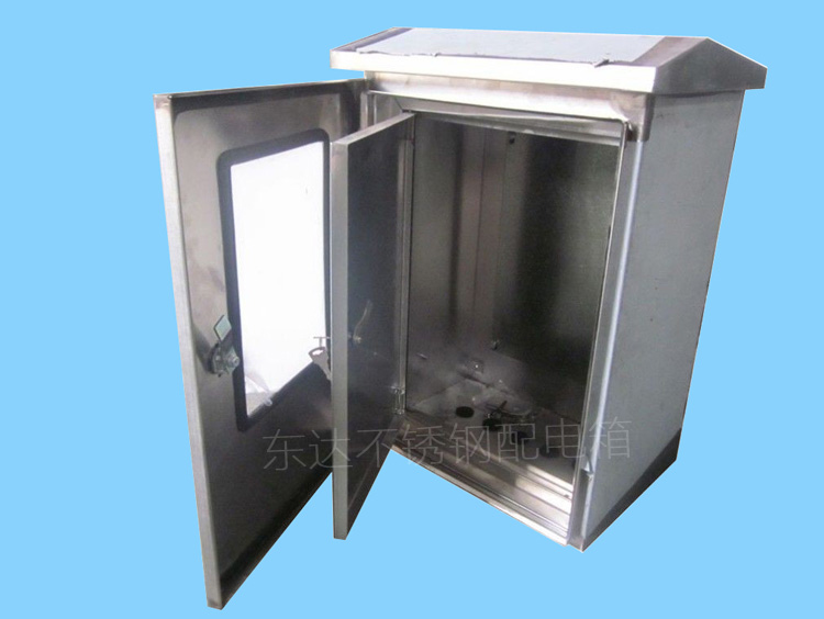 用不锈钢材料做成配电箱的外壳,俗称:不锈钢配电箱